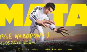 Mata w dresie na tle PGE Narodowego i napisu "MATA".